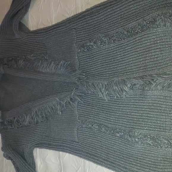 Chunky Cable Knit Long Sweater - Picture 9 of 10